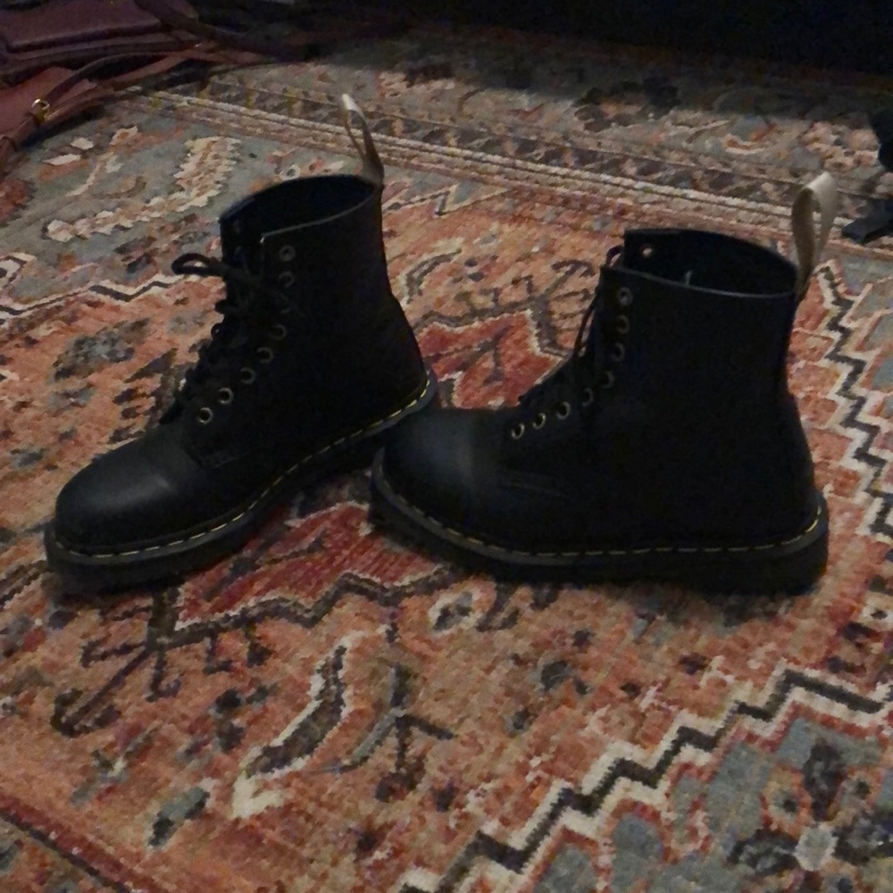 Doc Martens vegan leather size 8